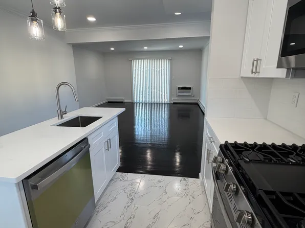 8 Central Dr APT 4, Nanuet, NY 10954