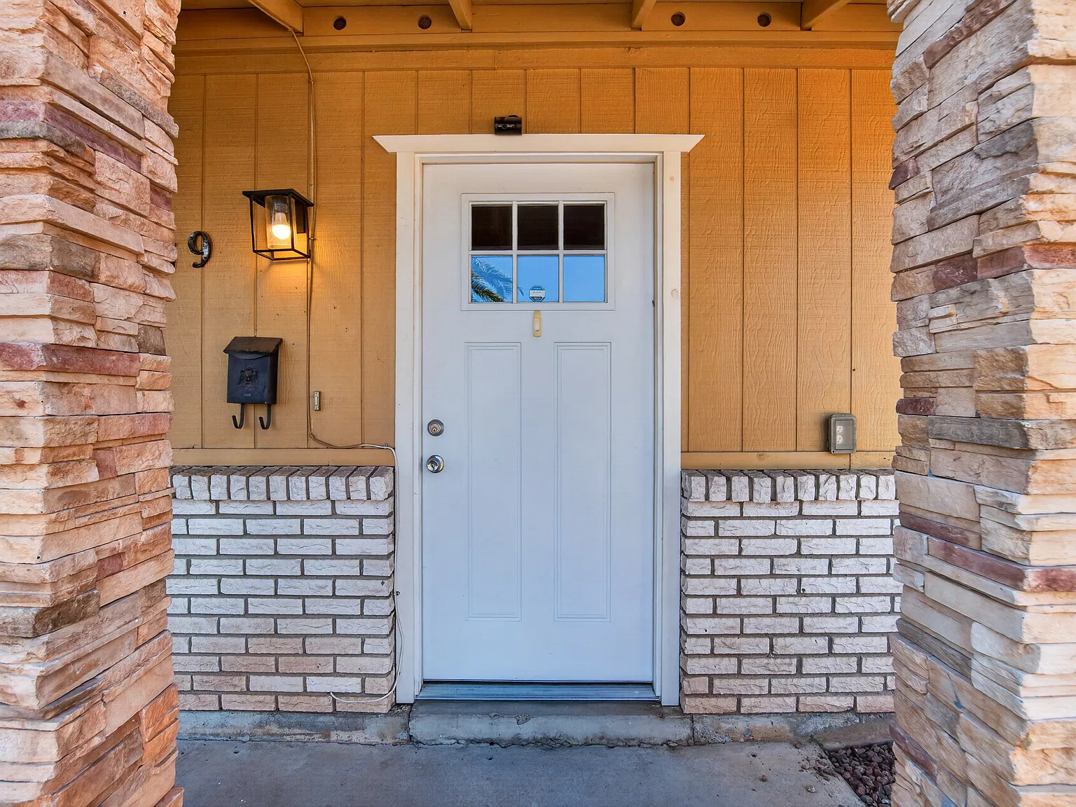 3 bed, 1400 sqft, $2,450 — Photo 3