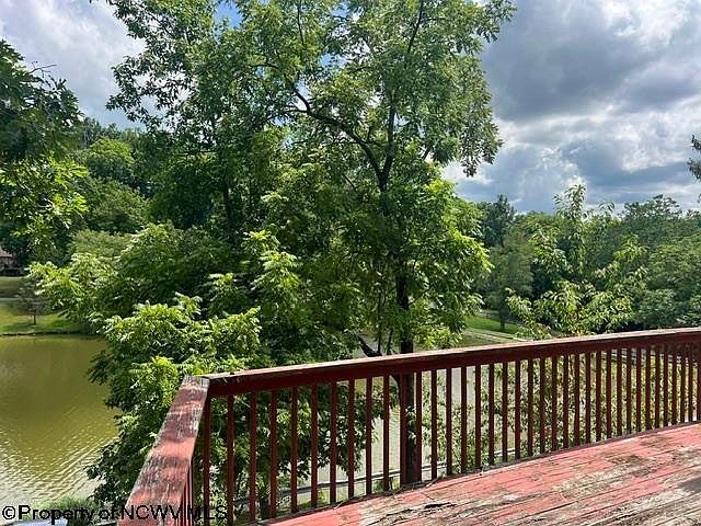 7th image of 564 Maple Lake Rd