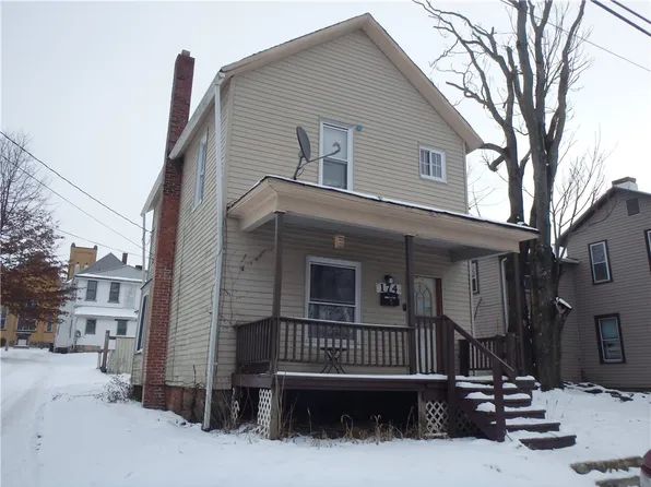 174 5th Ave, Sharon, PA 16146