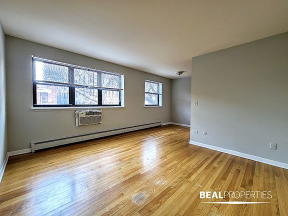2nd image of 510 W Briar Pl #510303