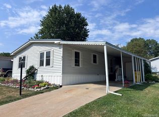31 Saddle Creek Dr, Attica, MI 48412