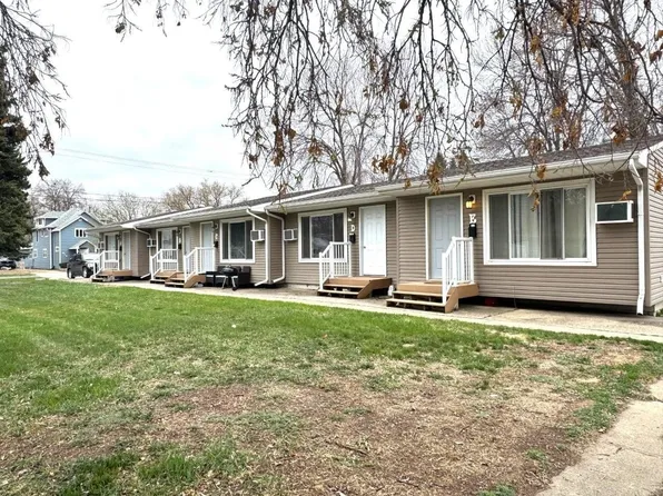 621 1st St NE, Minot, ND 58703