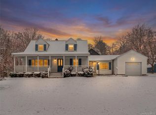 56 Buttonwood Pl, Blauvelt, NY 10913