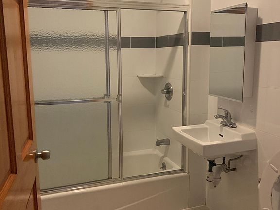 3rd image of 6117 168th St #1