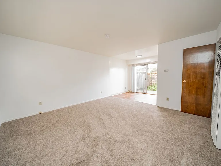 2509 Bartlett St — Photo 3