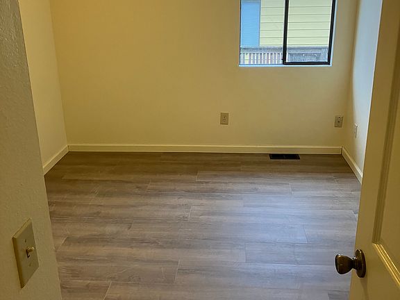 5th image of 220-222 N 21st St