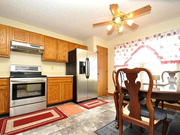 2nd image of 7885 Fairfax Loop Dr