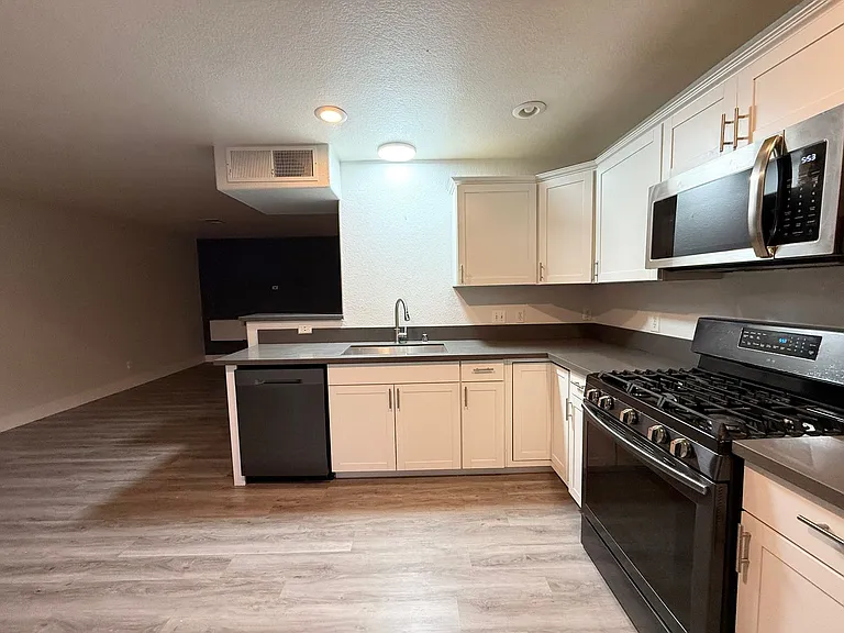 3305 Cheyenne Gardens Way — Photo 5