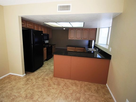 5th image of 8001 W Aster Dr