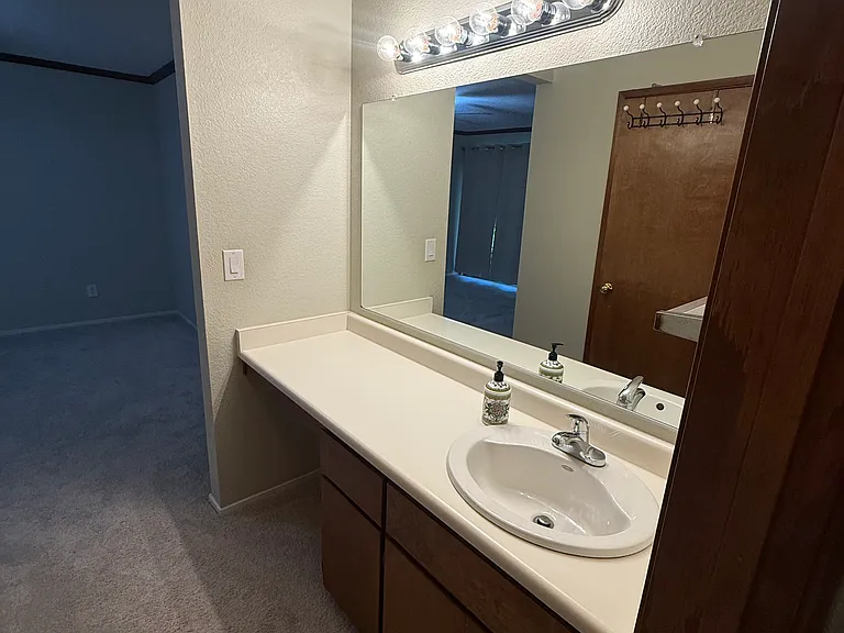 2400 Eilers Ln #1206 — Photo 14