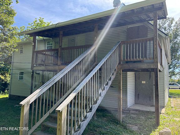 4th image of 140 Burnett St