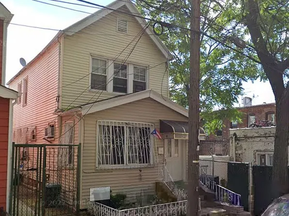 8641 77th St, Woodhaven, NY 11421