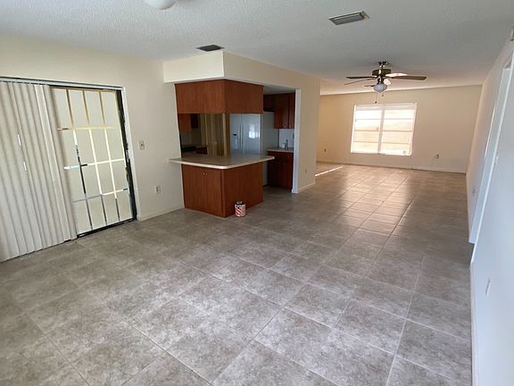 4th image of 1332 Bentley Ave