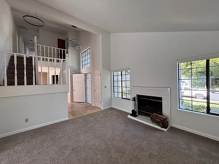3099 Pecan Cir — Photo 7