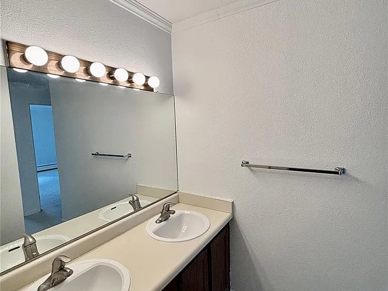 1150 Golden Cir #501 — Photo 14