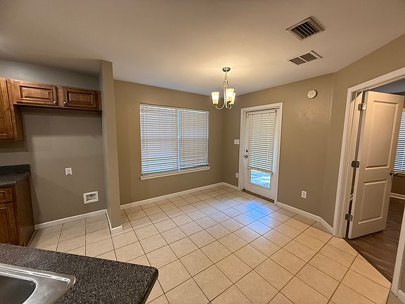 5th image of 14611 Silver Oaks Loop