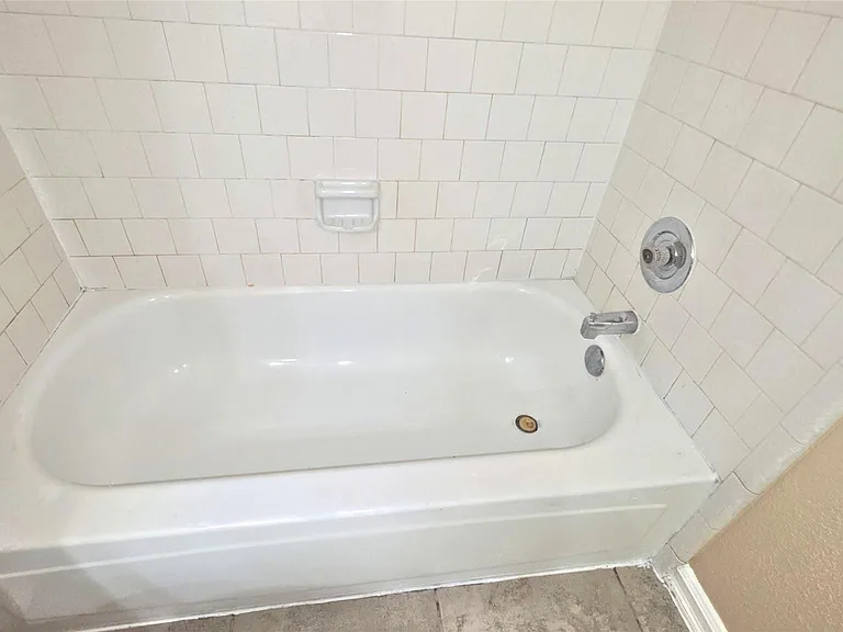 7403 Gateridge Dr — Photo 18
