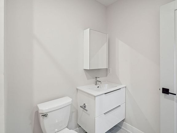 3rd image of 342 W Girard Ave #209