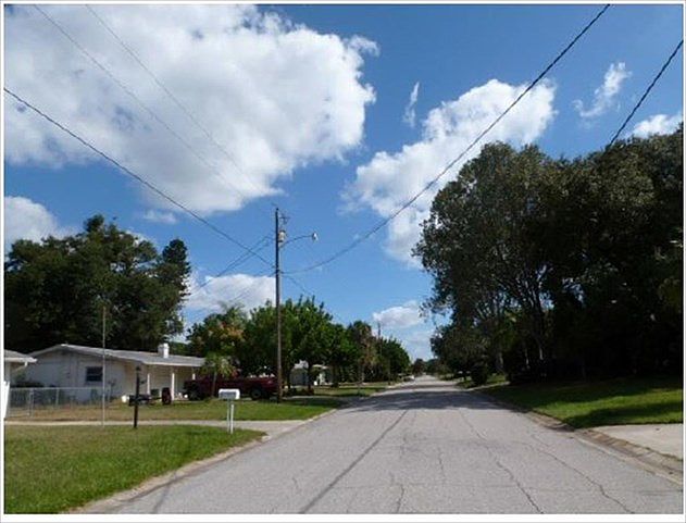 2nd image of 2883 Homasassa Rd
