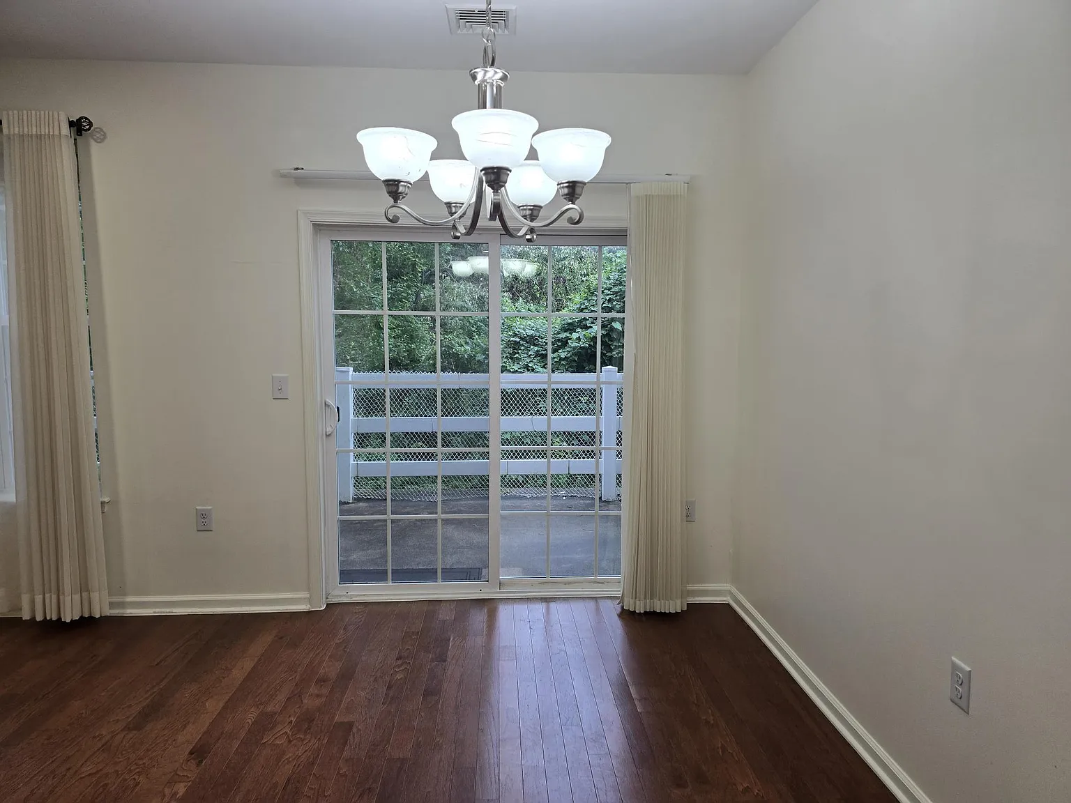 2 bed, $3,250 — Photo 3