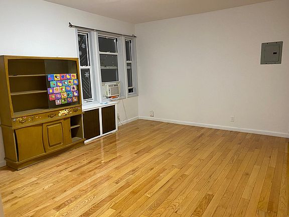 5th image of 11-35 College Point Blvd Floor 2