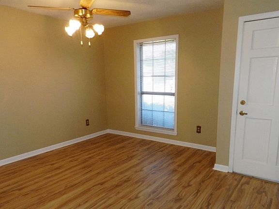 3rd image of 128 Sea Pines Dr