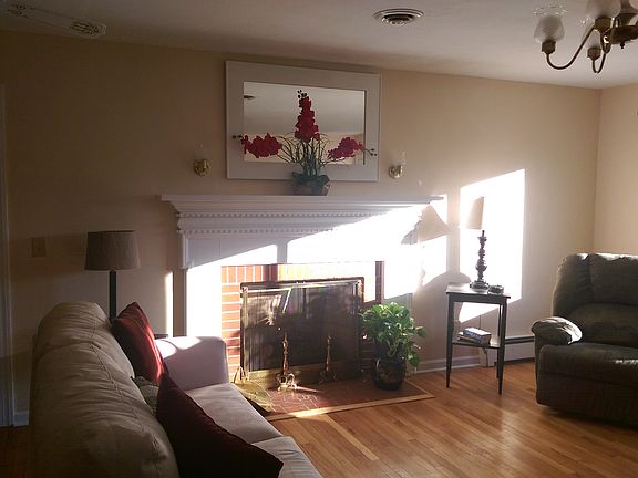 2nd image of 117 Wornom Dr