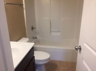 6400 Hollow Tree Rd, Louisville, KY 40228