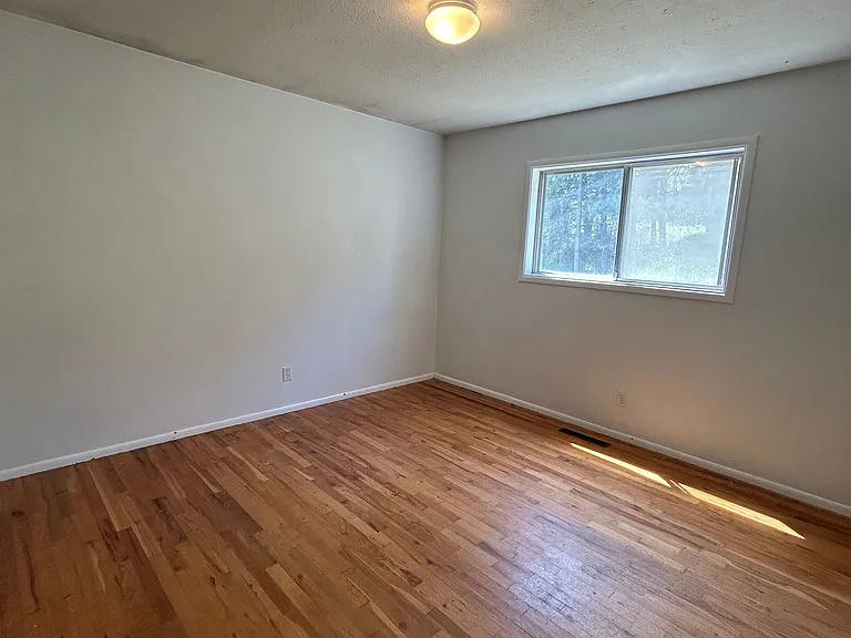 613 Crawford Ave — Photo 17