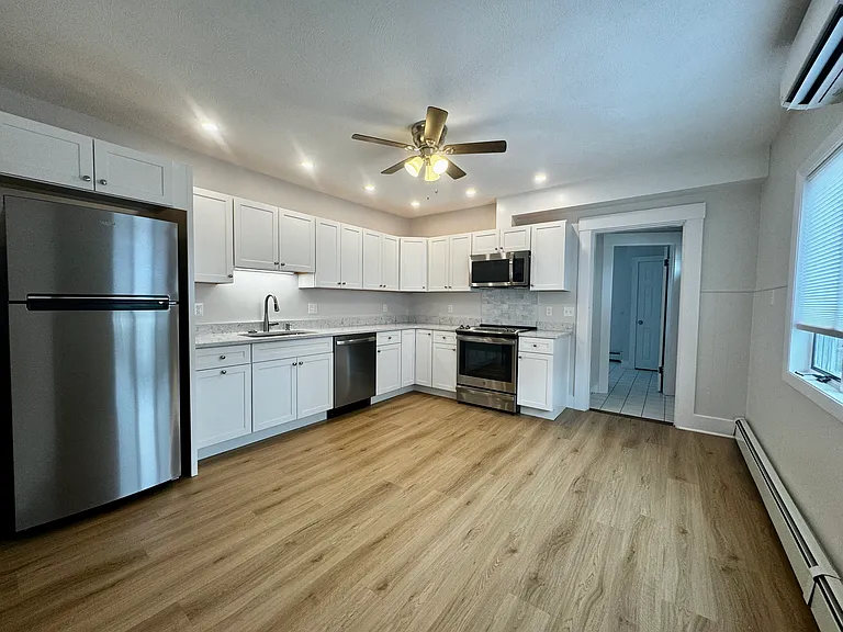 85 Pine St #2 — Photo 22