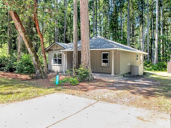 3rd image of 8918 -8914 129th Avenue Ct