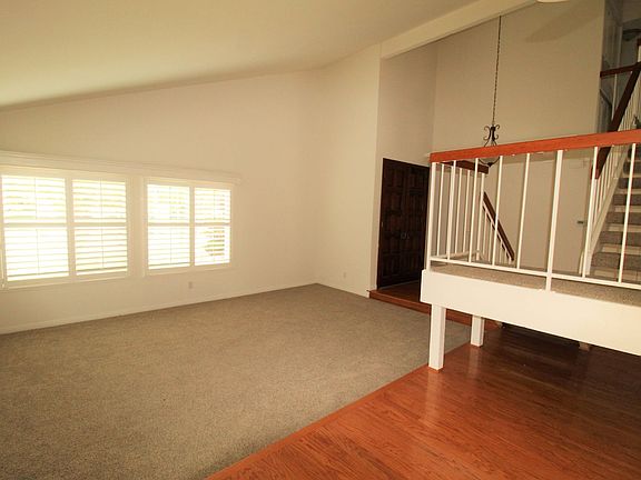 4th image of 1258 Crestlake Ave