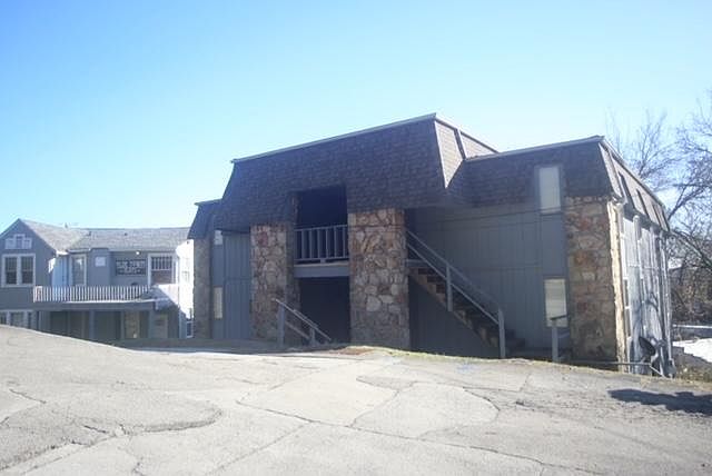 1st image of 30 Woodlawn Dr #D