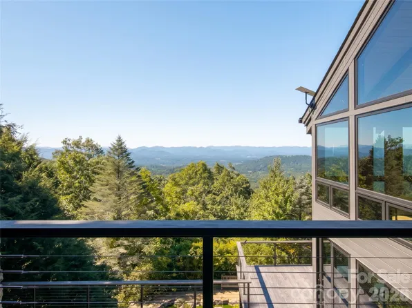 28 Peach Knob Dr, Asheville, NC 28804
