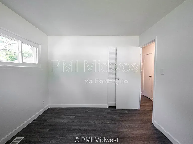 4627 Karen Dr — Photo 14