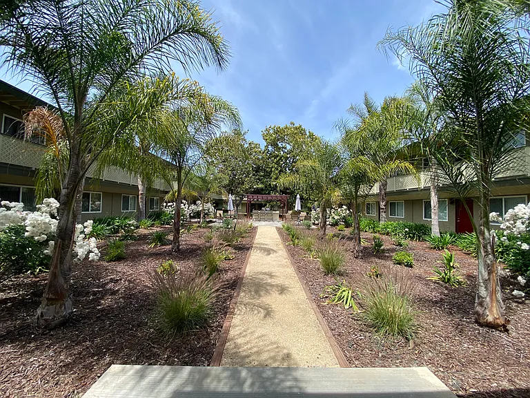 Maude Gardens — Photo 16