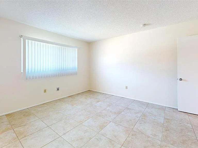 1213 Glen Oaks Dr E — Photo 27