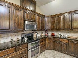 213 W 3rd St, Kennedale, TX 76060