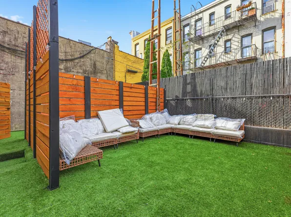 1851 Cornelia Street image 14 of 18