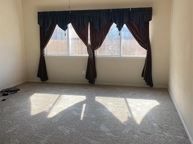 21822 Grassy Hill Ln — Photo 5