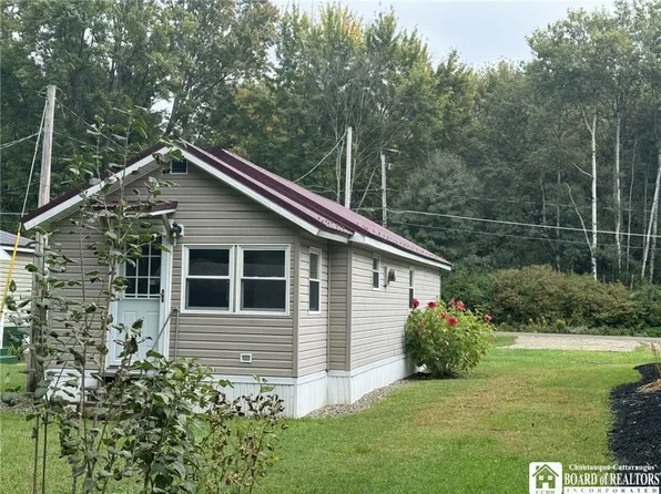 130 Goose Creek Rd, Ashville, NY 14710