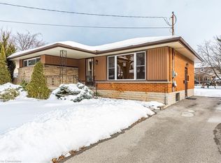 13 Skyland Dr, Hamilton, ON L9A3B9