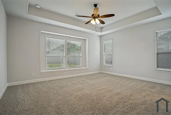 812 Woodview Ct — Photo 10