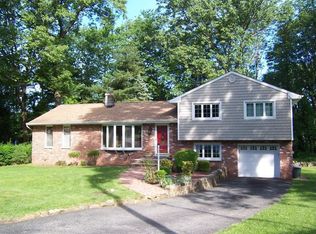 40 Sanford Dr, Randolph, NJ 07869