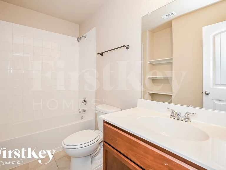 961 Corbitt Ln — Photo 17