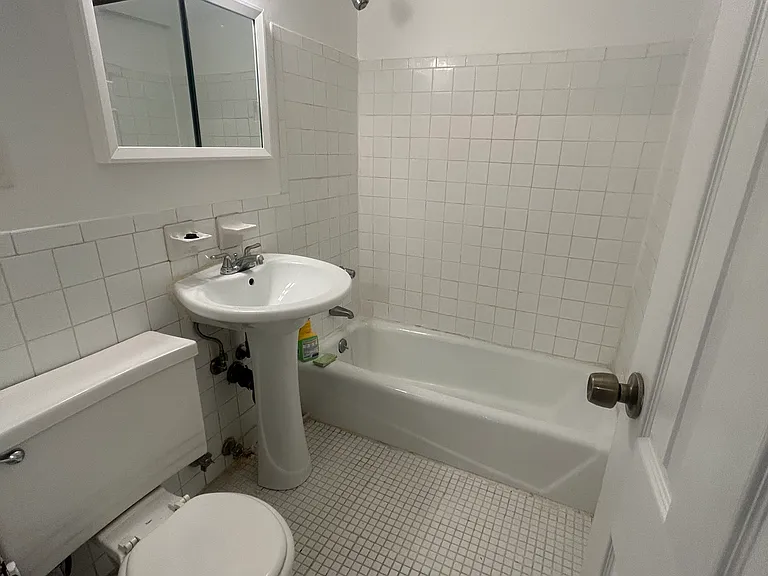 6-250 McLean Ave #6 — Photo 6