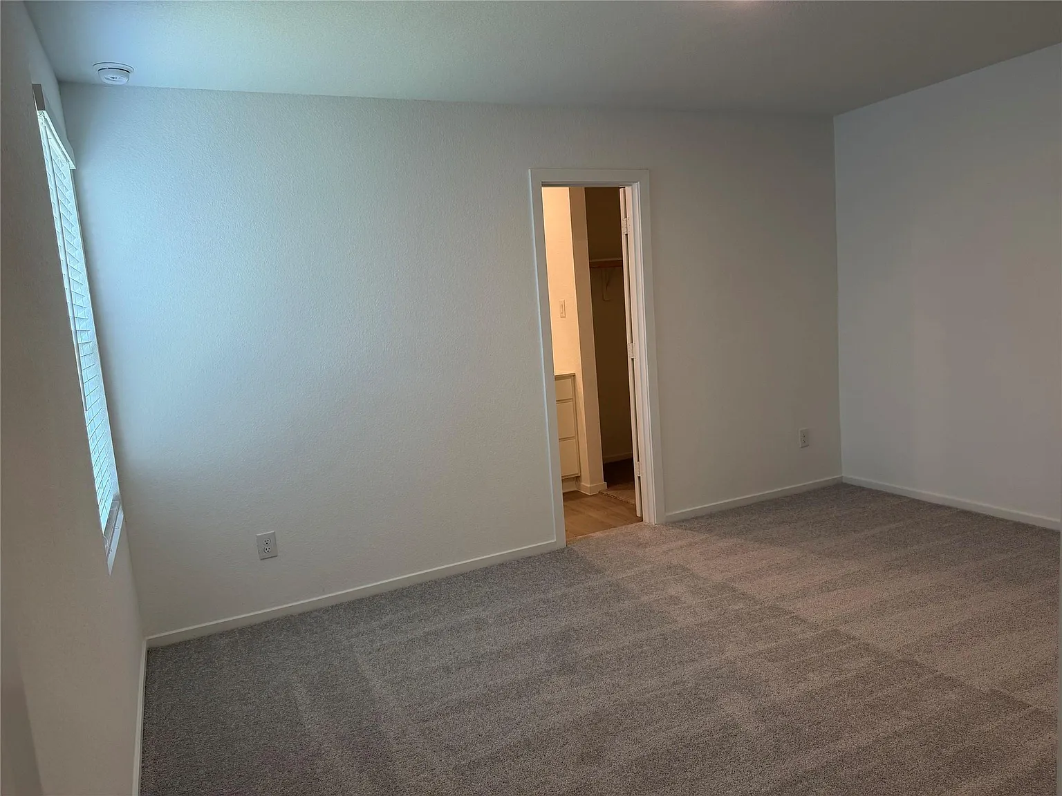 3 bed, 2.5 bath, 1189 sqft, $1,650 — Photo 4