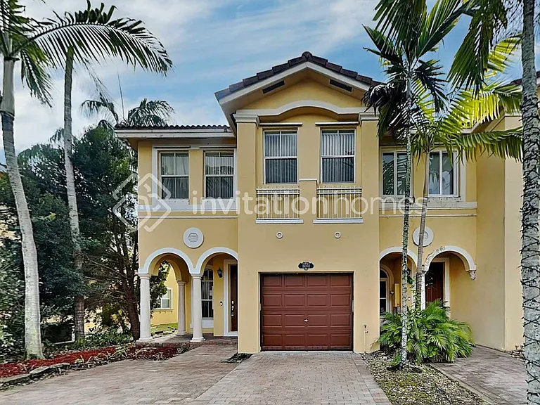 15050 SW 9th Ter — Photo 1