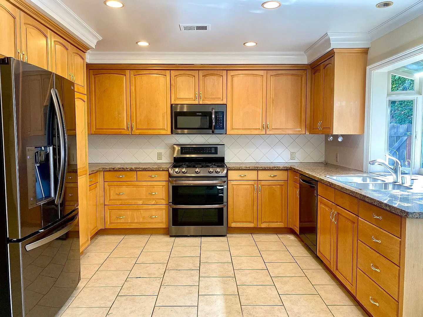 Beautiful 3 bed, single story, Thousand Oaks Home on a cul-de-sac — Photo 4